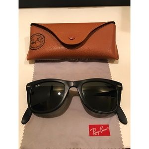 Ray-Ban Folding Wayfarer Black 50mm